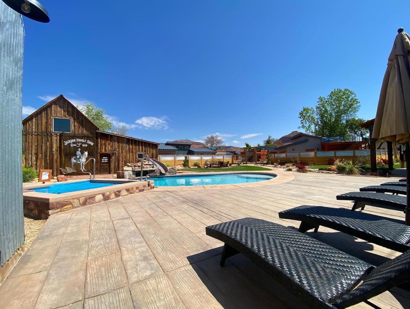 Timber & Tin F 2Bed 2Bath W Pool & Rooftop Deck Кейнаб Екстериор снимка